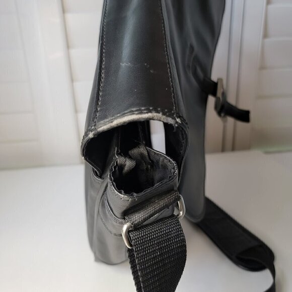 Kenneth Cole Laptop Messenger Bag - Picture 8 of 9